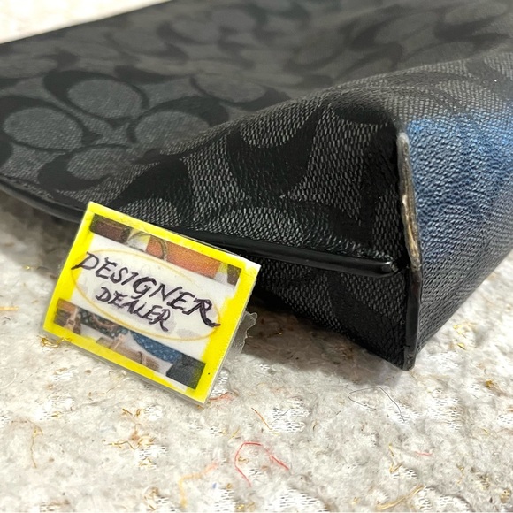 COACH Pouch In Signature Canvas Black And Gray # 29508 - Picture 7 of 11